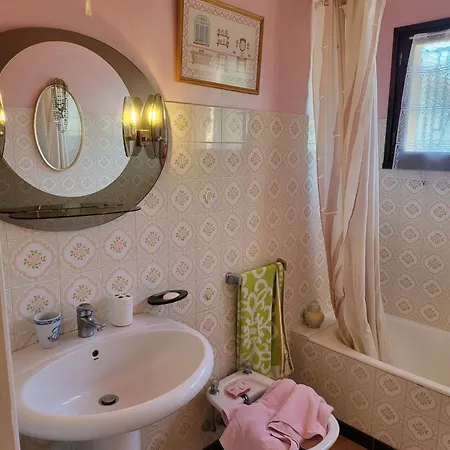Apartamento Large, Bright And Quiet Flat With Stunning Panoramic Sea Views