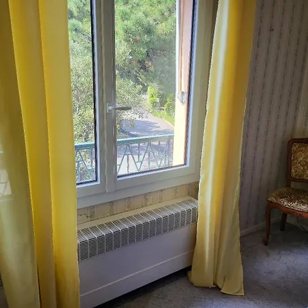Large, Bright And Quiet Flat With Stunning Panoramic Sea Views *