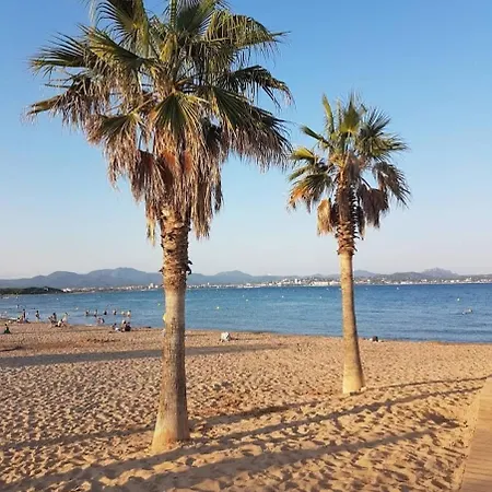 Large, Bright And Quiet Flat With Stunning Panoramic Sea Views