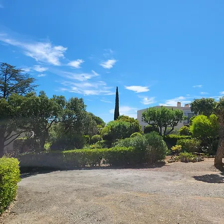 Apartment Large, Bright And Quiet Flat With Stunning Panoramic Sea Views Saint Aygulf